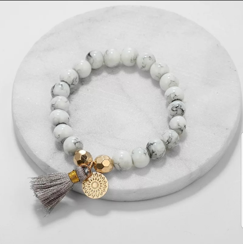🍉 NWT 5 Piece Gray Gold Beaded Bracelets - Picture 5 of 5